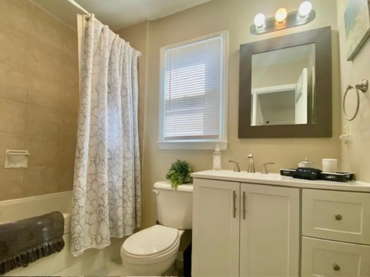 Feriehus Your Cozy Retreat In Charlotte