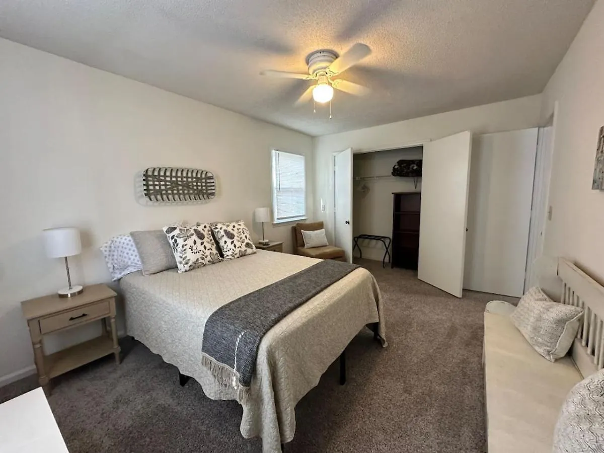 Your Cozy Retreat In Charlotte 0*,