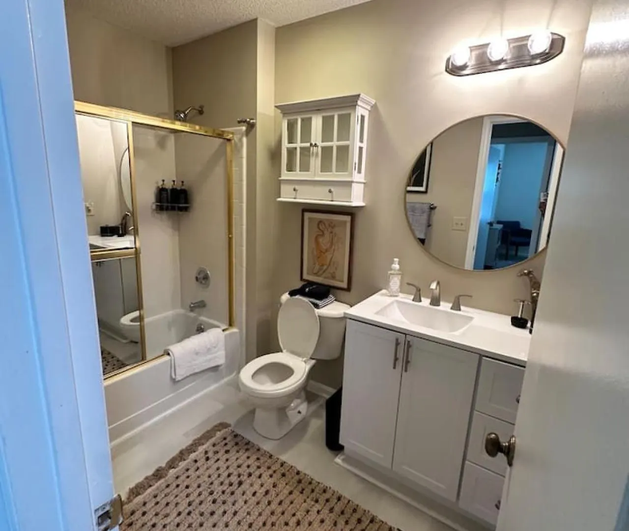 Your Cozy Retreat In Charlotte USA
