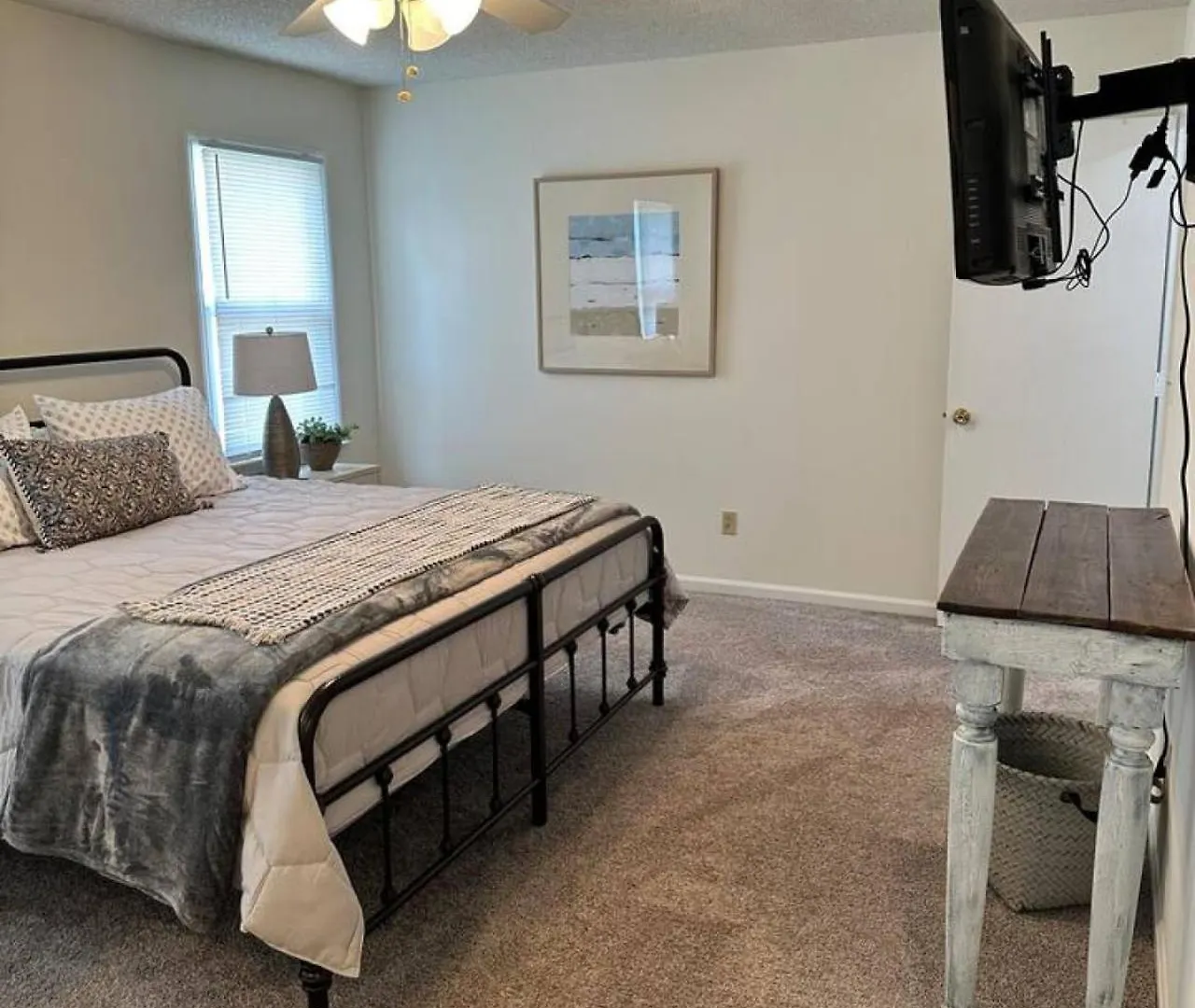 Your Cozy Retreat In Charlotte 0*,