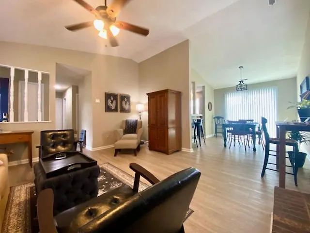 Your Cozy Retreat In Charlotte Feriehus