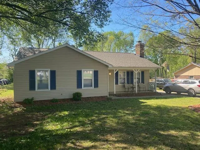 Your Cozy Retreat In Charlotte